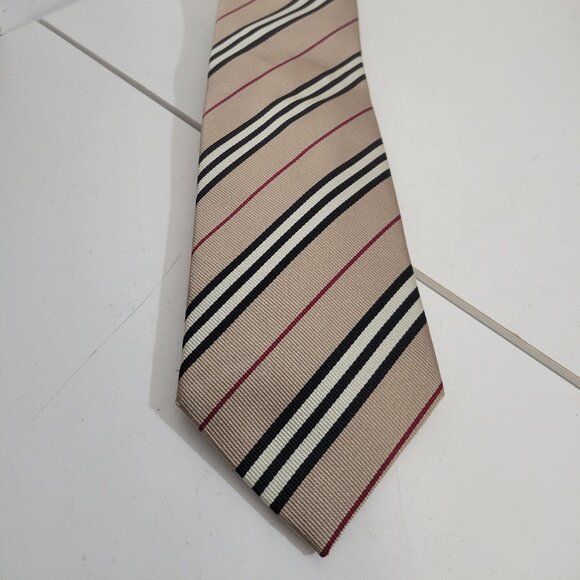 Burberry Traditional Pattern Wool and Silk Tie - Picture 1 of 4